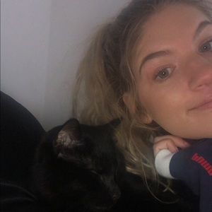 Meet your Posher, Briana